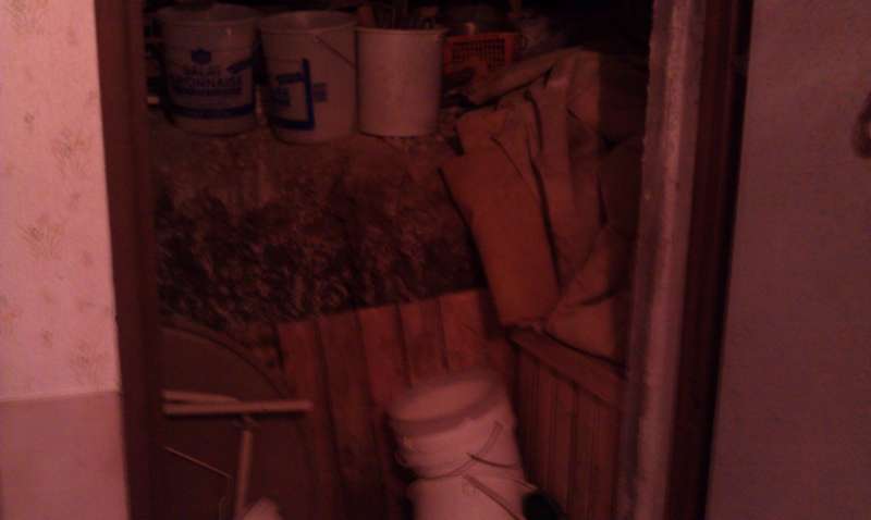 BAU.DE / BAU-Forum: 1. Bild zu Frage "Kellerraum gef&uuml;llt mit ca. 50 Tonnen Erde &nbsp;-&nbsp; kann man das so lassen?" im BAU-Forum "Keller"