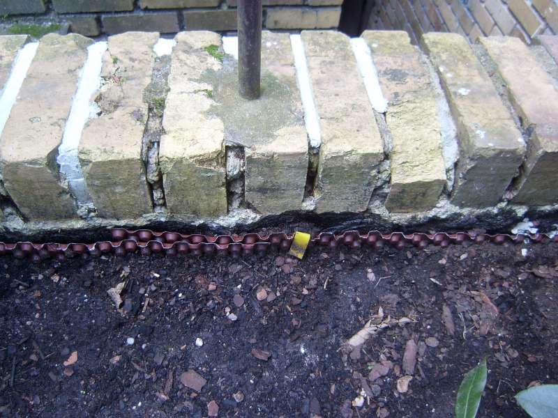 BAU.DE / BAU-Forum: 1. Bild zu Frage "Kellertreppenmauer wasserfest verdecken" im BAU-Forum "Keller"