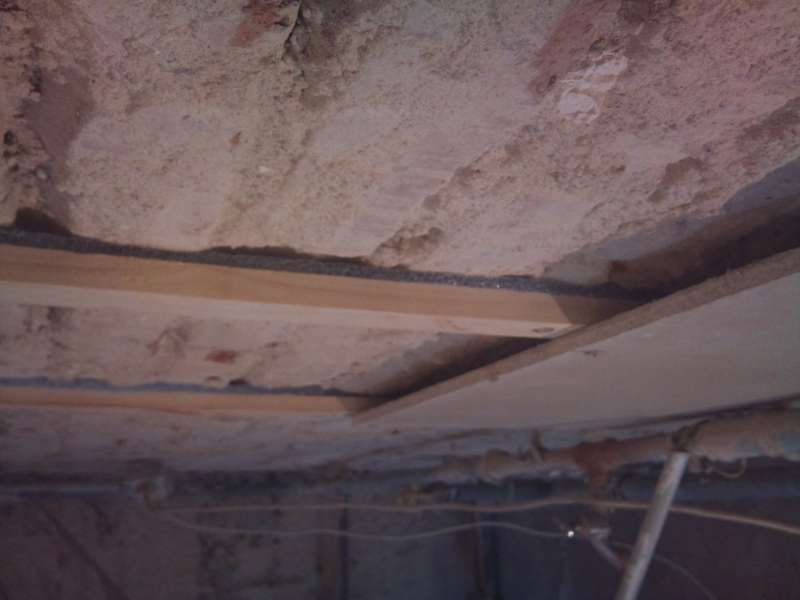 BAU.DE / BAU-Forum: 2. Bild zu Antwort "Hier ein Foto" auf die Frage "Kellerwand im Altbau verputzen: Sanierputz bei hohem Grundwasserspiegel sinnvoll?" im BAU-Forum "Keller"