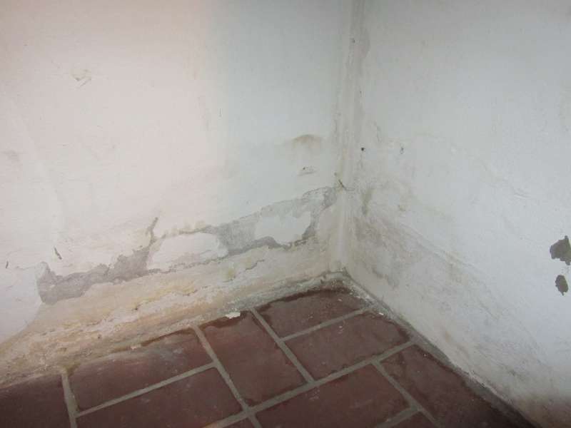 BAU.DE / BAU-Forum: 3. Bild zu Frage "Feuchte Kellerw&auml;nde" im BAU-Forum "Keller"