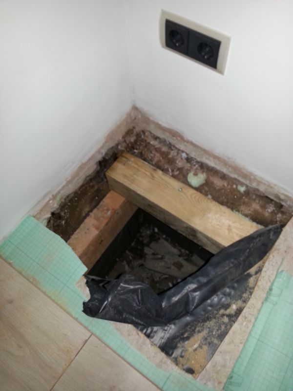 BAU.DE / BAU-Forum: 1. Bild zu Frage "Schimmel nach Sanierung des Fu&szlig;bodens (Kriechkeller aus Gro&szlig;vaters Zeiten).." im BAU-Forum "Keller"