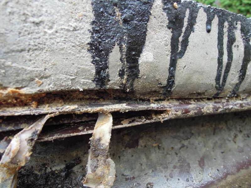 BAU.DE / BAU-Forum: 2. Bild zu Frage "Oberfl&auml;chenwasser von Terrasse dringt in Kellerwand ein" im BAU-Forum "Keller"