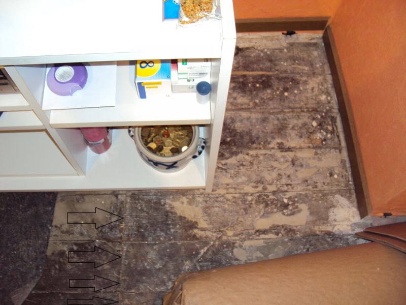 BAU.DE / BAU-Forum: 1. Bild zu Antwort "Versuch macht klug!" auf die Frage "W&auml;rmed&auml;mmung mit Glasschotter unter Dielen: Funktioniert das im Altbau? Kosten & Schichtst&auml;rke?" im BAU-Forum "Keller"