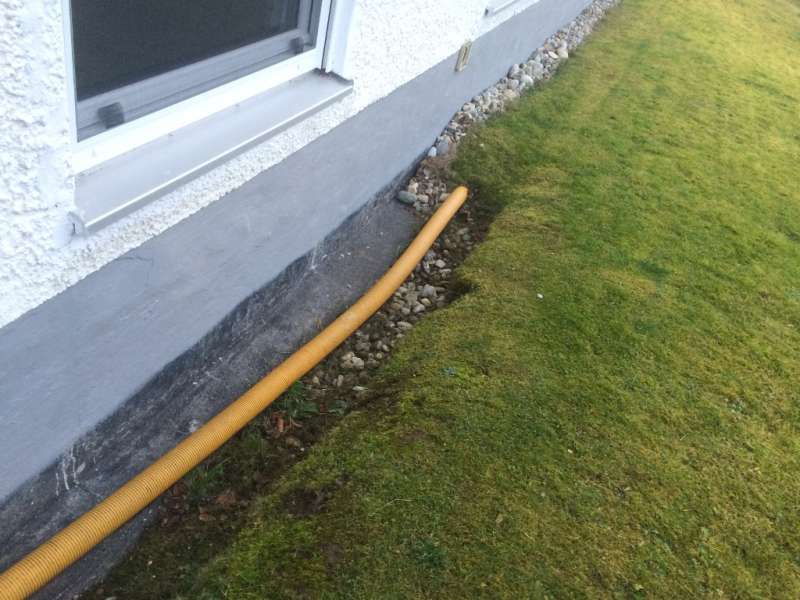 BAU.DE / BAU-Forum: 2. Bild zu Frage "alte Kellerabdichtung aus den 70er undicht" im BAU-Forum "Keller" BAU.DE / BAU-Forum: 2. Bild zu Frage "alte Kellerabdichtung aus den 70er undicht" im BAU-Forum "Keller"