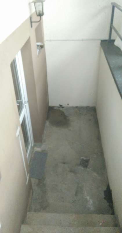 BAU.DE / BAU-Forum: 2. Bild zu Frage "Kellertreppe Feuchtigkeit bei Regen" im BAU-Forum "Keller" BAU.DE / BAU-Forum: 2. Bild zu Frage "Kellertreppe Feuchtigkeit bei Regen" im BAU-Forum "Keller"