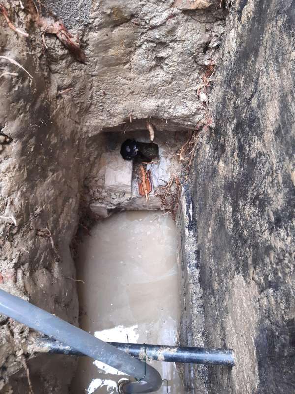 BAU.DE / BAU-Forum: 2. Bild zu Frage "Wasser im Keller - Pumpenschacht innen oder außen?" im BAU-Forum "Keller" BAU.DE / BAU-Forum: 2. Bild zu Frage "Wasser im Keller - Pumpenschacht innen oder außen?" im BAU-Forum "Keller"