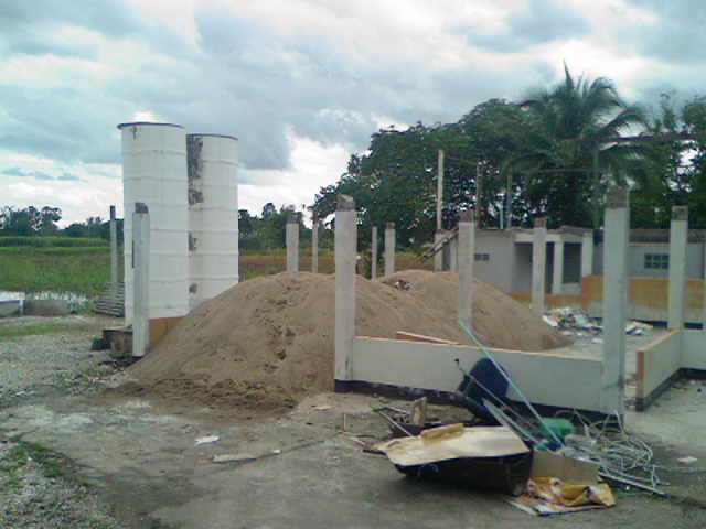 BAU.DE / BAU-Forum: 1. Bild zu Frage "Streifenfundament unter Bodenplatte oder nicht?" im BAU-Forum "Neubau" BAU.DE / BAU-Forum: 1. Bild zu Frage "Streifenfundament unter Bodenplatte oder nicht?" im BAU-Forum "Neubau"