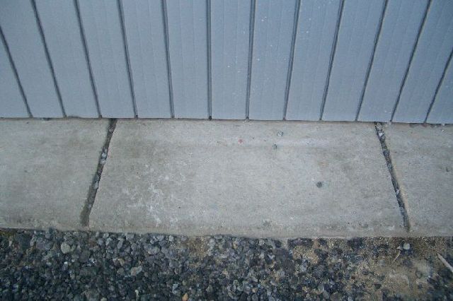 BAU.DE / BAU-Forum: 1. Bild zu Frage "Estrich vor Garage, Witterungseinfl&uuml;sse > Versiegelung?" im BAU-Forum "Neubau"