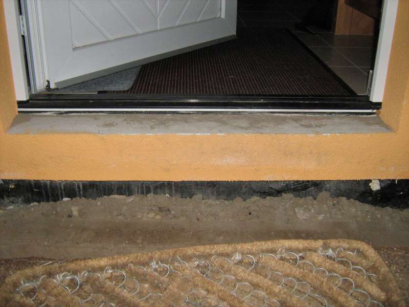 BAU.DE / BAU-Forum: 1. Bild zu Frage "Eingangspodest f&uuml;r WDVS-&Uuml;berbr&uuml;ckung: Materialien, Aufbau & sichere Ausf&uuml;hrung" im BAU-Forum "Neubau"