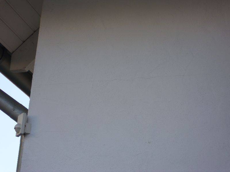 BAU.DE / BAU-Forum: 2. Bild zu Frage "Risse im Außenputz" im BAU-Forum "Neubau" BAU.DE / BAU-Forum: 2. Bild zu Frage "Risse im Außenputz" im BAU-Forum "Neubau"