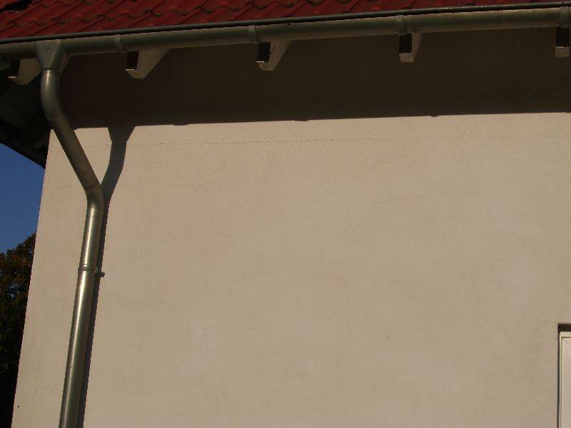 BAU.DE / BAU-Forum: 5. Bild zu Frage "Risse im Außenputz" im BAU-Forum "Neubau" BAU.DE / BAU-Forum: 5. Bild zu Frage "Risse im Außenputz" im BAU-Forum "Neubau"