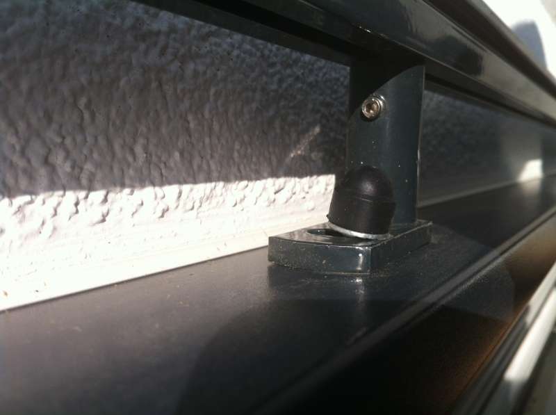 BAU.DE / BAU-Forum: 1. Bild zu Frage "Schräge Schrauben Jalousien" im BAU-Forum "Neubau" BAU.DE / BAU-Forum: 1. Bild zu Frage "Schräge Schrauben Jalousien" im BAU-Forum "Neubau"