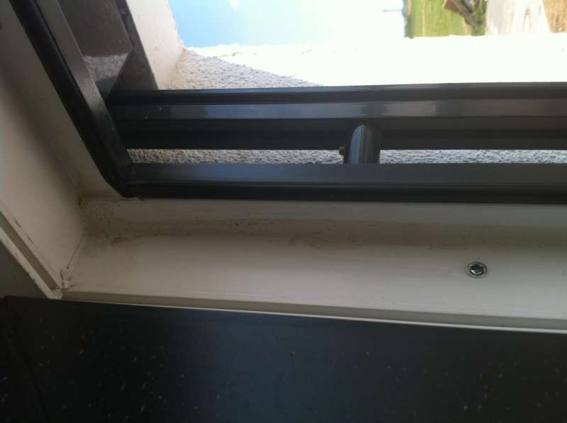 BAU.DE / BAU-Forum: 4. Bild zu Frage "Schräge Schrauben Jalousien" im BAU-Forum "Neubau" BAU.DE / BAU-Forum: 4. Bild zu Frage "Schräge Schrauben Jalousien" im BAU-Forum "Neubau"