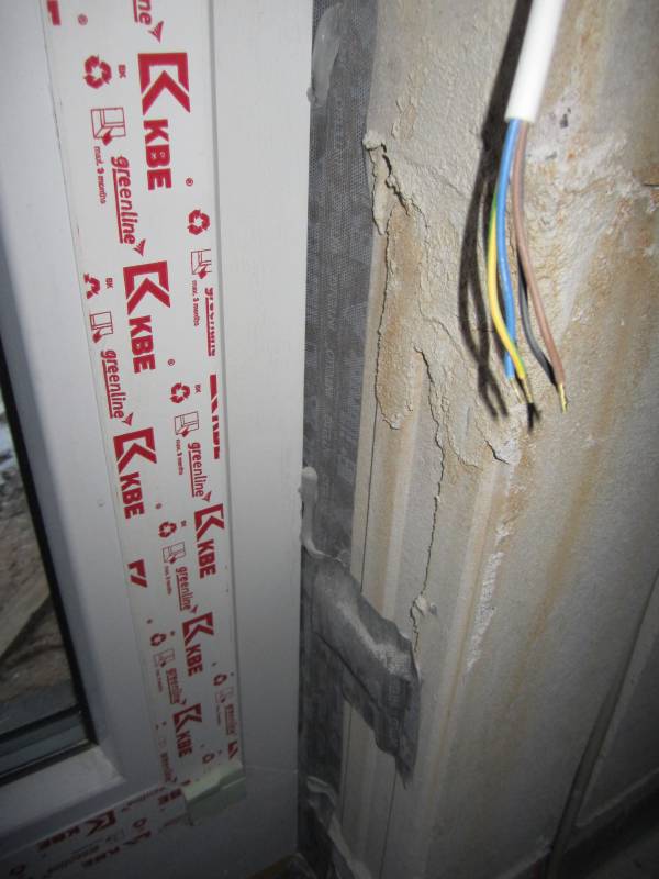 BAU.DE / BAU-Forum: 1. Bild zu Antwort "Einbau der Fenster &nbsp;-&nbsp; Abdichtung" auf die Frage "Mauerfugen im KfW55-Bau: Spalt sichtbar &ndash; W&auml;rmebr&uuml;cke oder korrekt? Bewertung & L&ouml;sung" im BAU-Forum "Neubau"