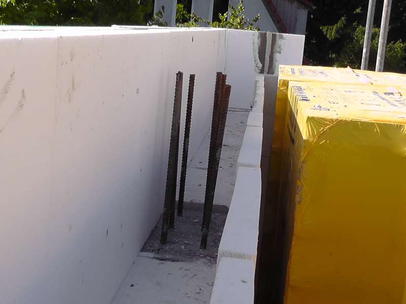 BAU.DE / BAU-Forum: 1. Bild zu Frage "entspricht diese Bewehrung der Angabe in der Statik?" im BAU-Forum "Neubau"