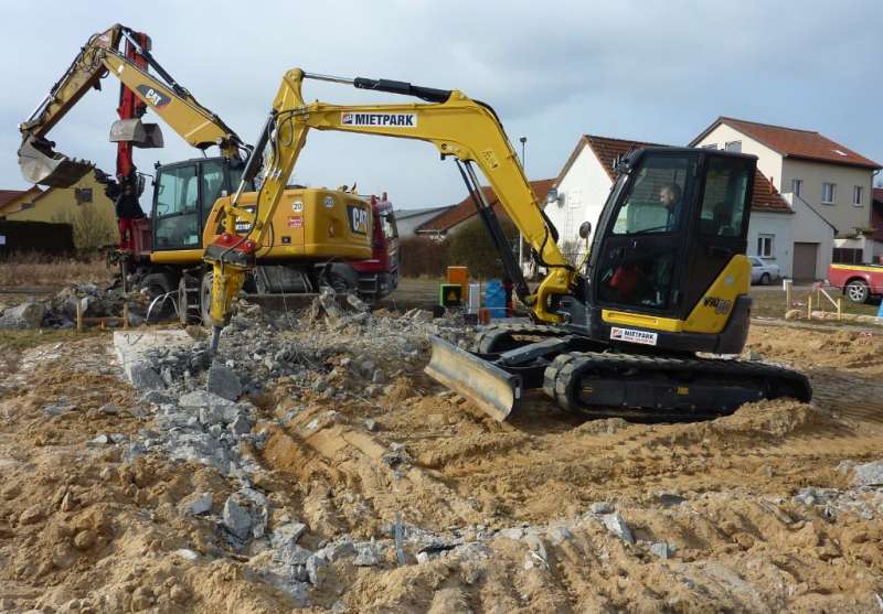 BAU.DE / BAU-Forum: 2. Bild zu Antwort "Aktueller Stand: Letzte Woche hatte ich nach..." auf die Frage "Bodenplatte: Bewehrung falsch eingebaut &ndash; Ursachen, Risiken & Sanierungskosten?" im BAU-Forum "Neubau"