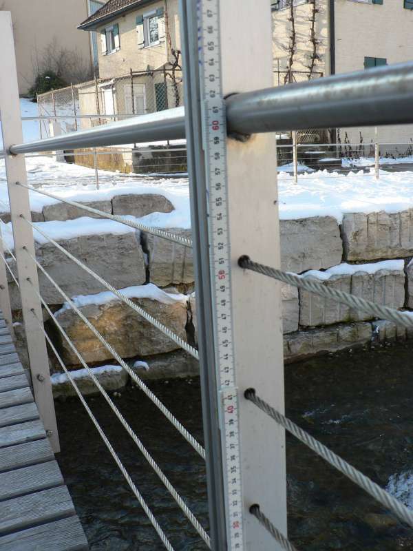 BAU.DE / BAU-Forum: 2. Bild zu Frage "Gefährliches Geländer im öffentlichen Bereich" im BAU-Forum "Normen, Vorschriften, Verordnungen etc." BAU.DE / BAU-Forum: 2. Bild zu Frage "Gefährliches Geländer im öffentlichen Bereich" im BAU-Forum "Normen, Vorschriften, Verordnungen etc."