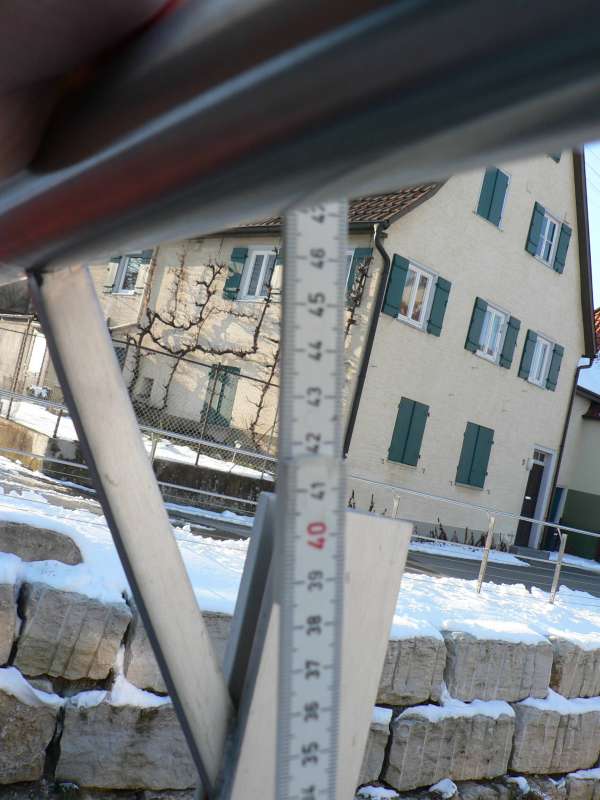 BAU.DE / BAU-Forum: 5. Bild zu Frage "Gefährliches Geländer im öffentlichen Bereich" im BAU-Forum "Normen, Vorschriften, Verordnungen etc." BAU.DE / BAU-Forum: 5. Bild zu Frage "Gefährliches Geländer im öffentlichen Bereich" im BAU-Forum "Normen, Vorschriften, Verordnungen etc."