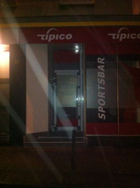 BAU.DE / BAU-Forum: 1. Bild zu Frage "Unterschiedlich hohe Stufen bei Ladeneingang?" im BAU-Forum "Bauplanung / Baugenehmigung" BAU.DE / BAU-Forum: 1. Bild zu Frage "Unterschiedlich hohe Stufen bei Ladeneingang?" im BAU-Forum "Bauplanung / Baugenehmigung"