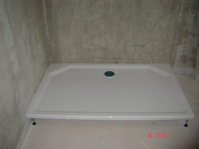 BAU.DE / BAU-Forum: 1. Bild zu Frage "Duschwanne auf Estrich montieren & abdichten: Anleitung, Materialien & Abdichtungshinweise" im BAU-Forum "Sanit&auml;r, Bad, Dusche, WC"