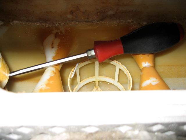 BAU.DE / BAU-Forum: 1. Bild zu Antwort "Bild 2..." auf die Frage "WC-Sp&uuml;lung umr&uuml;sten auf Stopp-Funktion: Kosten, Anleitung & Modelle im Vergleich?" im BAU-Forum "Sanit&auml;r, Bad, Dusche, WC"