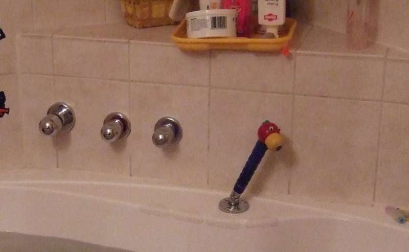 BAU.DE / BAU-Forum: 1. Bild zu Antwort "weitere Infos" auf die Frage "Versenkbaren Duschschlauch wechseln: Anleitung, Probleme & L&ouml;sungen bei Kalk?" im BAU-Forum "Sanit&auml;r, Bad, Dusche, WC"