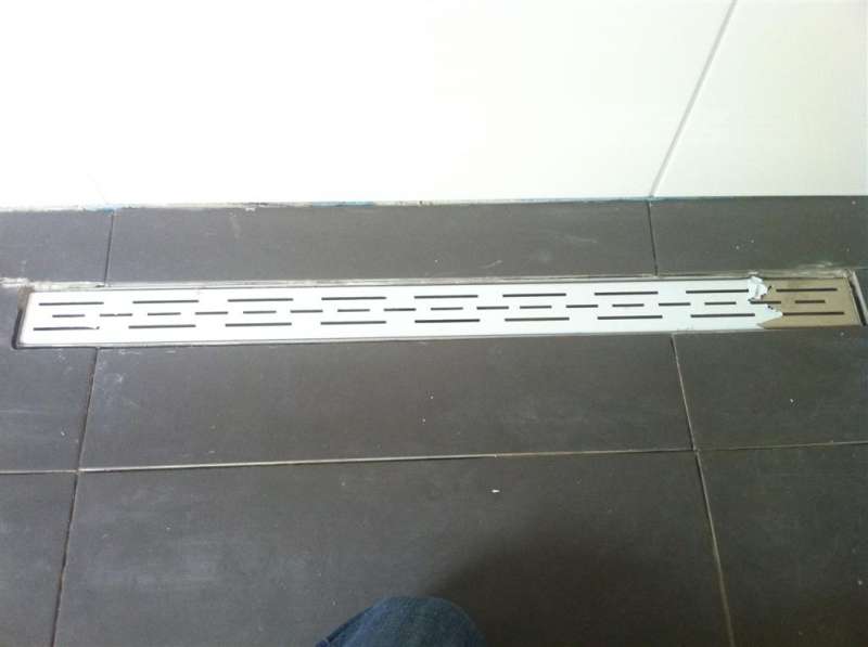 BAU.DE / BAU-Forum: 1. Bild zu Frage "Befliese Dusche mit Duschrinne" im BAU-Forum "Sanit&auml;r, Bad, Dusche, WC"