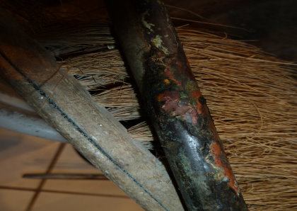 BAU.DE / BAU-Forum: 1. Bild zu Frage "Korrosion am Kupferrohr" im BAU-Forum "Sanitär, Bad, Dusche, WC" BAU.DE / BAU-Forum: 1. Bild zu Frage "Korrosion am Kupferrohr" im BAU-Forum "Sanitär, Bad, Dusche, WC"