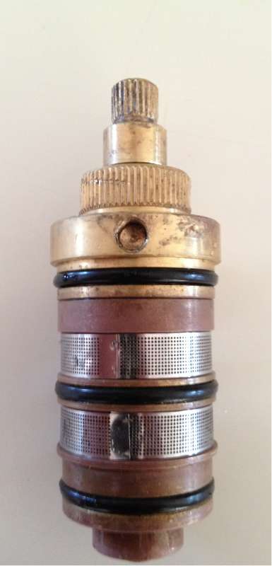 BAU.DE / BAU-Forum: 1. Bild zu Frage "Suche Kartusche / Patrone für Duschpaneel" im BAU-Forum "Sanitär, Bad, Dusche, WC" BAU.DE / BAU-Forum: 1. Bild zu Frage "Suche Kartusche / Patrone für Duschpaneel" im BAU-Forum "Sanitär, Bad, Dusche, WC"