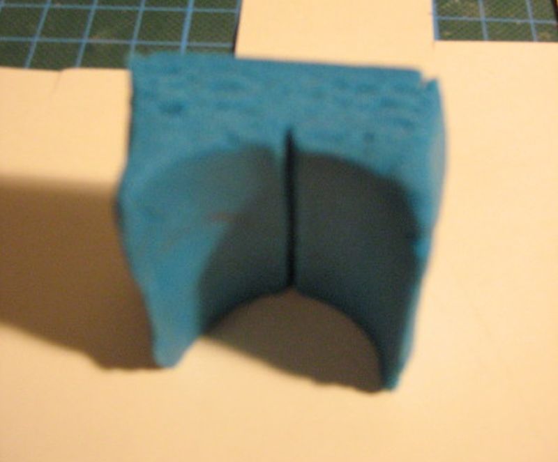 BAU.DE / BAU-Forum: 1. Bild zu Frage "Regalbrett-Aufleger f&uuml;r Rohr" im BAU-Forum "Sanit&auml;r, Bad, Dusche, WC"