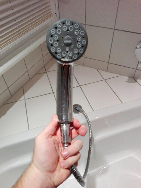 BAU.DE / BAU-Forum: 1. Bild zu Frage "Duschkopf vom Schlauch l&ouml;sen" im BAU-Forum "Sanit&auml;r, Bad, Dusche, WC"