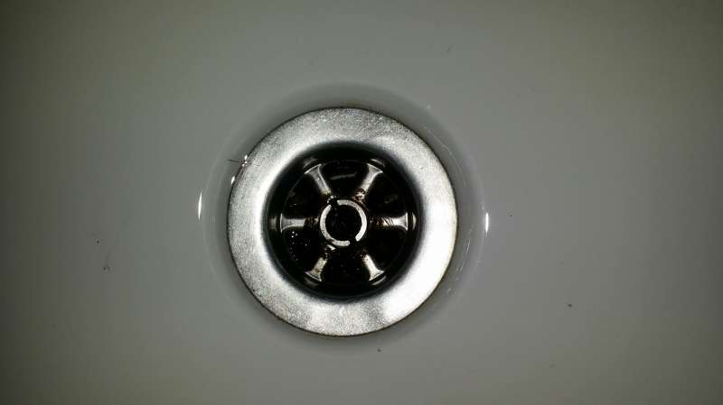 BAU.DE / BAU-Forum: 1. Bild zu Frage "Hersteller Wannenablaufgarnitur?" im BAU-Forum "Sanit&auml;r, Bad, Dusche, WC"