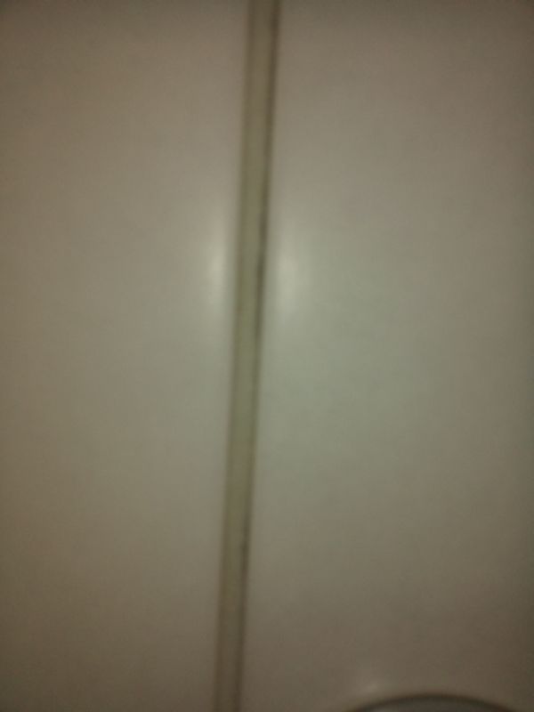 BAU.DE / BAU-Forum: 2. Bild zu Frage "Hallo unsere Duschwand hat zwischen den Kacheln..." im BAU-Forum "Sanit&auml;r, Bad, Dusche, WC"