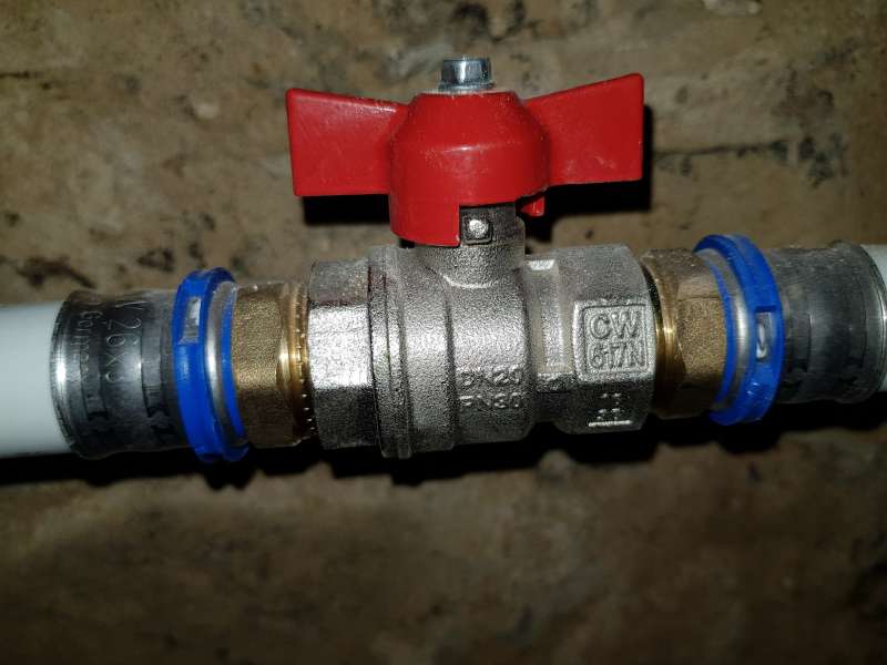 BAU.DE / BAU-Forum: 1. Bild zu Frage "Kugelhahn Trinkwasser" im BAU-Forum "Sanit&auml;r, Bad, Dusche, WC"