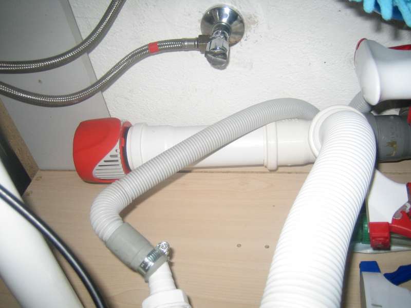 BAU.DE / BAU-Forum: 1. Bild zu Frage "Unbekanntes Syponteil" im BAU-Forum "Sanit&auml;r, Bad, Dusche, WC"