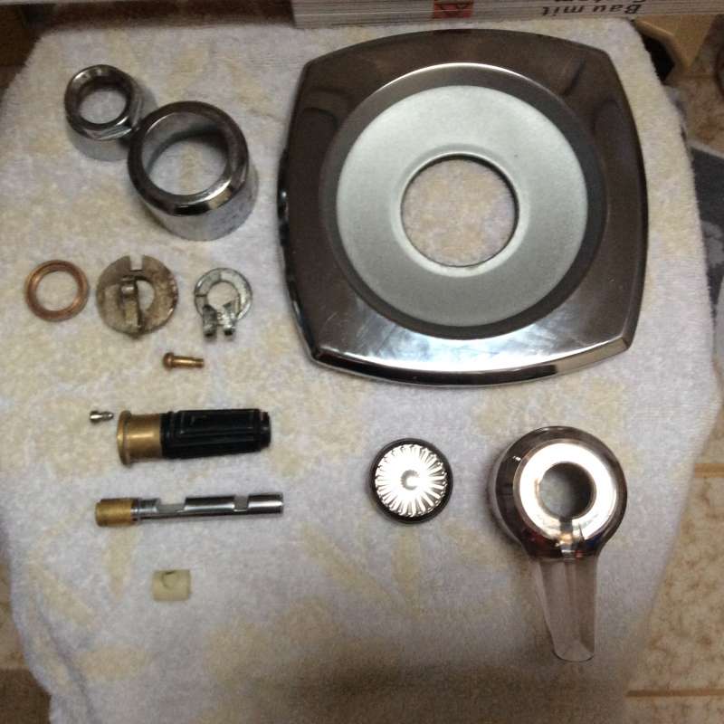 BAU.DE / BAU-Forum: 2. Bild zu Frage "Wer kennt den Hersteller?" im BAU-Forum "Sanit&auml;r, Bad, Dusche, WC"