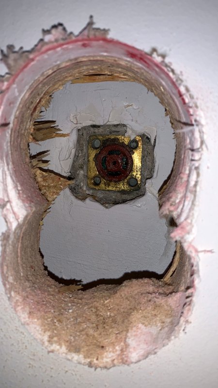 BAU.DE / BAU-Forum: 1. Bild zu Frage "Alter Anschluss Wasserz&auml;hler (Baujahr 68) veschlie&szlig;en" im BAU-Forum "Sanit&auml;r, Bad, Dusche, WC"