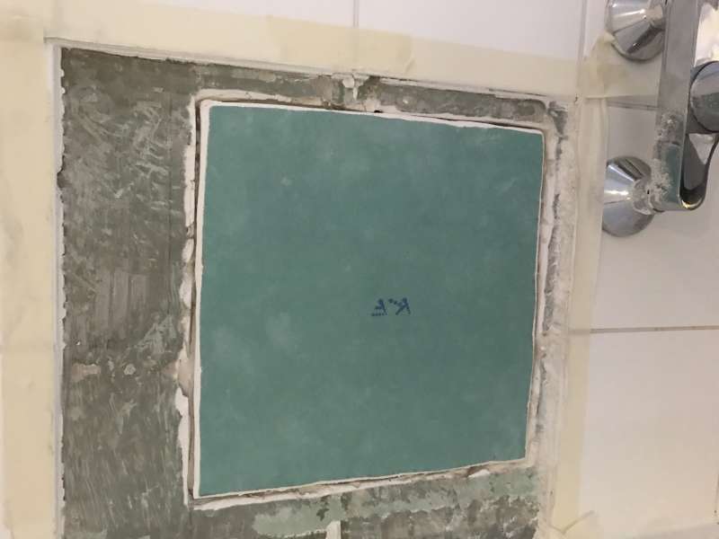 BAU.DE / BAU-Forum: 2. Bild zu Frage "Wandabdichtung Dusche hinter Fliesen &nbsp;-&nbsp; Reparatur?" im BAU-Forum "Sanit&auml;r, Bad, Dusche, WC"