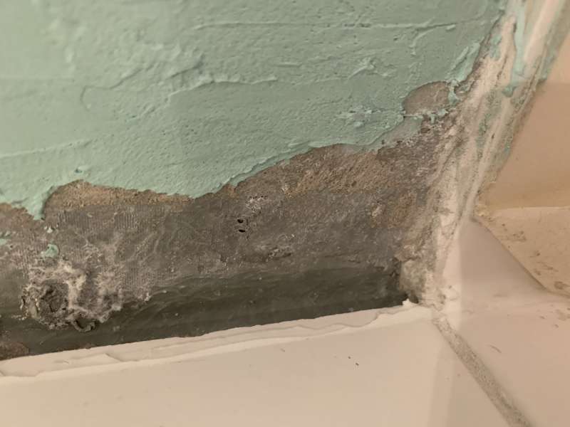 BAU.DE / BAU-Forum: 1. Bild zu Antwort "Baujahr" auf die Frage "Wandabdichtung Dusche reparieren: Anleitung, Kosten & Risiken bei Trockenbauwand?" im BAU-Forum "Sanit&auml;r, Bad, Dusche, WC"