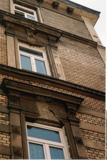 BAU.DE / BAU-Forum: 2. Bild zu Antwort "Mauer Unterfangen: Risiken, Einsturzgefahr & Alternativen pr&uuml;fen" auf die Frage "Mauer unterfangen in Bayern: Kosten, Ablauf & Fachfirmen f&uuml;r Altbau?" im BAU-Forum "Modernisierung / Sanierung / Bausch&auml;den"