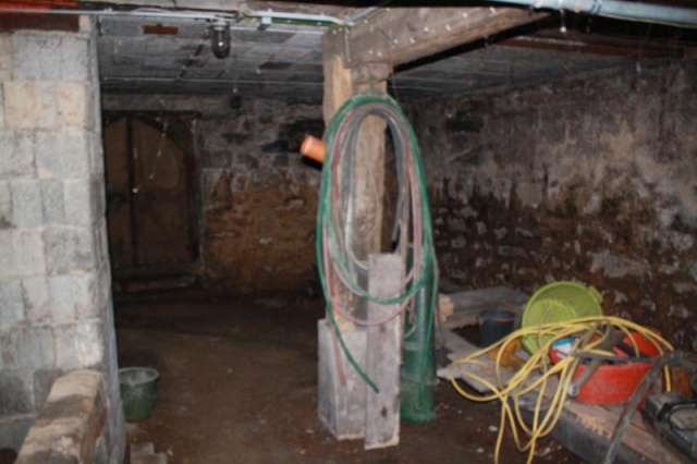 BAU.DE / BAU-Forum: 2. Bild zu Frage "Naturkeller betonieren: Probleme, Risiken & Alternativen f&uuml;r den Kellerboden?" im BAU-Forum "Modernisierung / Sanierung / Bausch&auml;den"