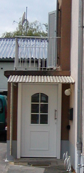 BAU.DE / BAU-Forum: 1. Bild zu Frage "Schimmel im Treppenhaus: Ursachen, Gefahren & Sanierungskosten im Altbau?" im BAU-Forum "Modernisierung / Sanierung / Bausch&auml;den"