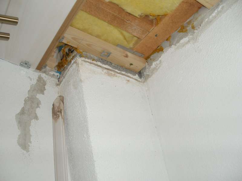 BAU.DE / BAU-Forum: 4. Bild zu Frage "Schwarze Verf&auml;rbung am Kamin der Brennwerttherme: Ursachen, Risiken & Sanierung?" im BAU-Forum "Modernisierung / Sanierung / Bausch&auml;den"