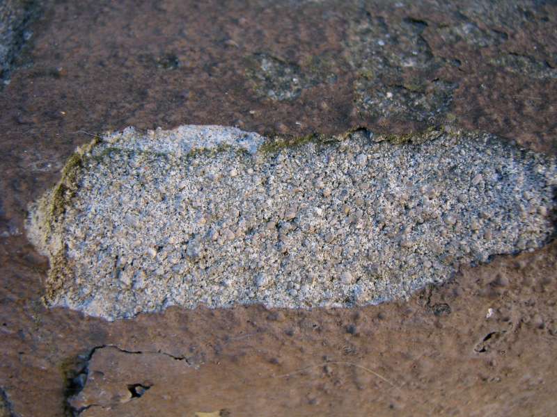 BAU.DE / BAU-Forum: 3. Bild zu Frage "Haussockel sanieren (1906): Risse f&uuml;llen, Putz ausbessern & dauerhaft streichen?" im BAU-Forum "Modernisierung / Sanierung / Bausch&auml;den"