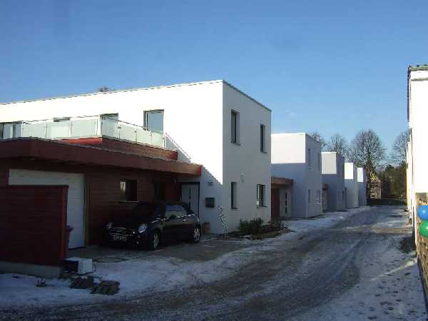 BAU.DE / BAU-Forum: 1. Bild zu Antwort ""Schicke Architektur"" auf die Frage "Reihenendhaus sanieren: Welche Ma&szlig;nahmen lohnen sich wirklich? Kosten, D&auml;mmung & Heizung" im BAU-Forum "Modernisierung / Sanierung / Bausch&auml;den"