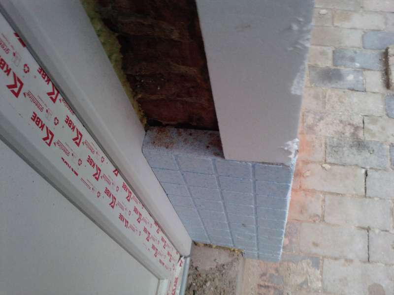 BAU.DE / BAU-Forum: 2. Bild zu Antwort "Fehlsanierung: Planung ist entscheidend &ndash; Negativbeispiel Husum" auf die Frage "Reihenendhaus sanieren: Welche Ma&szlig;nahmen lohnen sich wirklich? Kosten, D&auml;mmung & Heizung" im BAU-Forum "Modernisierung / Sanierung / Bausch&auml;den"