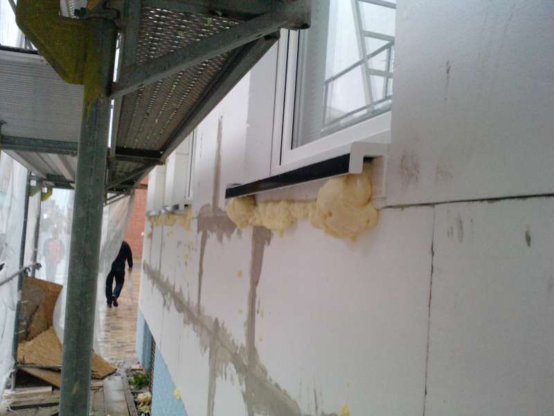 BAU.DE / BAU-Forum: 1. Bild zu Antwort "eins fehlt noch" auf die Frage "Reihenendhaus sanieren: Welche Ma&szlig;nahmen lohnen sich wirklich? Kosten, D&auml;mmung & Heizung" im BAU-Forum "Modernisierung / Sanierung / Bausch&auml;den"