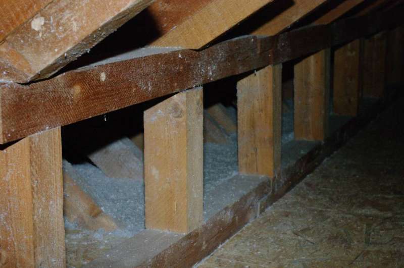 BAU.DE / BAU-Forum: 3. Bild zu Frage "Geschossdeckensanierung: Pfusch erkennen? Aufbau, D&auml;mmung & Gew&auml;hrleistung pr&uuml;fen" im BAU-Forum "Modernisierung / Sanierung / Bausch&auml;den"