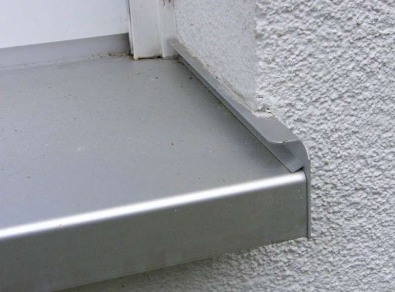 BAU.DE / BAU-Forum: 2. Bild zu Antwort "WDVS N&auml;sseschaden: Klebeverfahren, Rondellend&uuml;bel & Ausf&uuml;hrung" auf die Frage "N&auml;sse im WDVS: Ursachen, Folgen & Sanierung von W&auml;rmed&auml;mmverbundsystemen an Fassaden?" im BAU-Forum "Modernisierung / Sanierung / Bausch&auml;den"