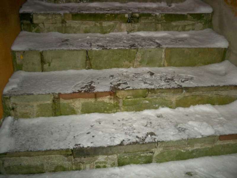 BAU.DE / BAU-Forum: 1. Bild zu Frage "Au&szlig;entreppensanierung: Sandstein erneuern, Kosten, Aufbau & Risiken?" im BAU-Forum "Modernisierung / Sanierung / Bausch&auml;den"